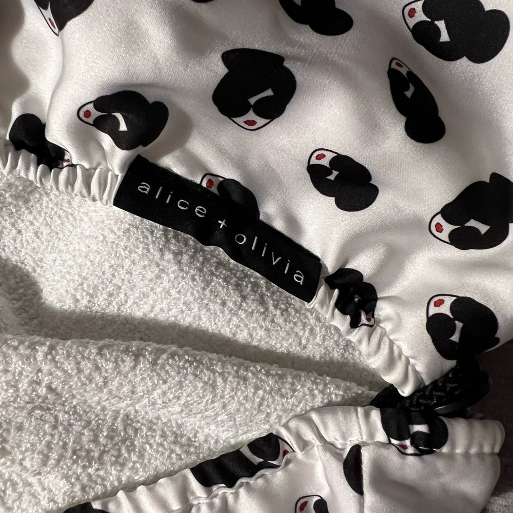 Aquis Hair Wrap with Alic and Olivia design. Reversible